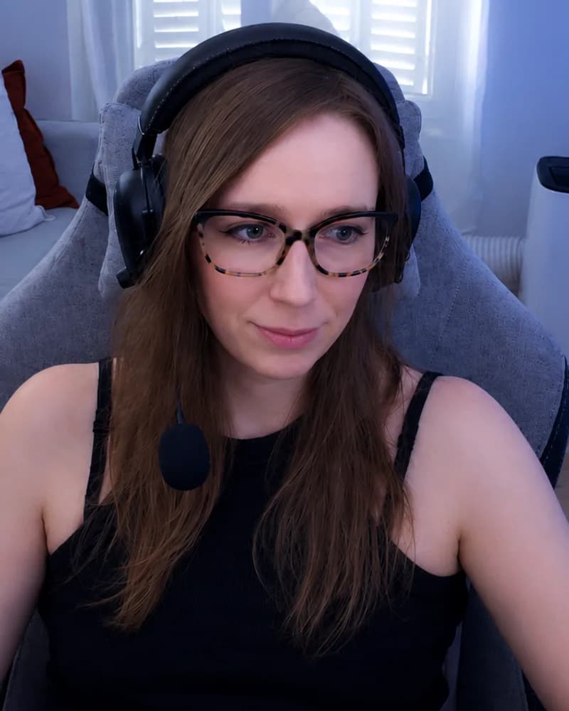 Aurore, alias zer0oes, à son poste de stream
